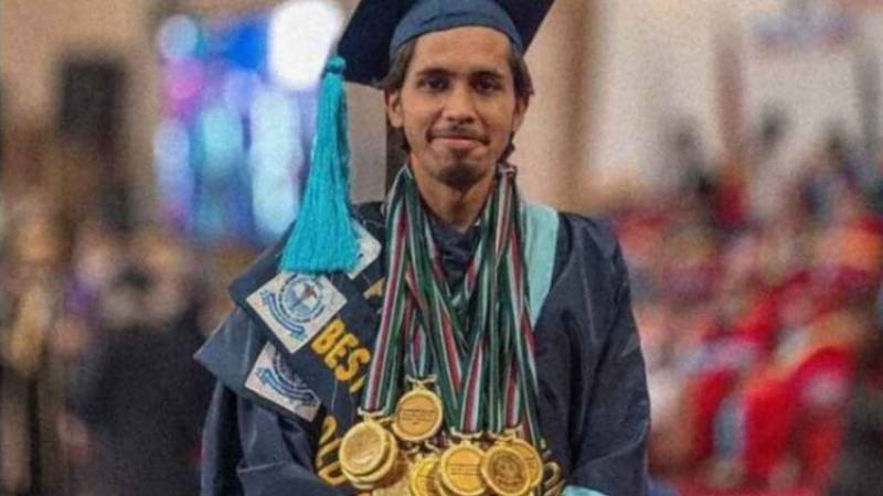 medical-student-makes-pakistan-proud-by-winning-record-29-gold-medals-