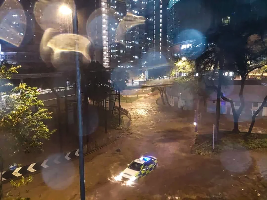 e909adf9 0eef 4a53 830c 4dbb812ec9f7 40cf6d76 https://meganews.tv/hong-kongs-flash-flooding-crisis-amidst-heaviest-rainfall-since-1884/
