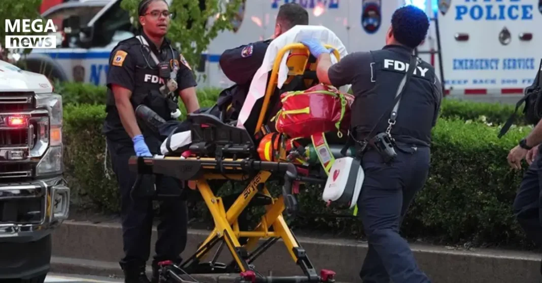 Gunman Kills Four, Including Police Officer, in Manhattan Skyscraper Shooting