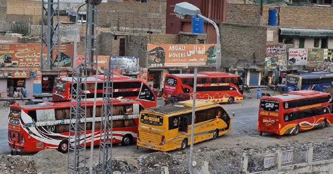 Katcha dacoits kidnap passengers from bus en route Quetta, police rescue 11