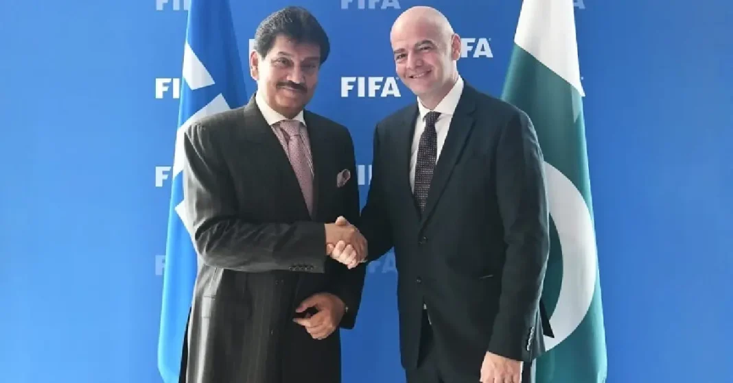 Fifa president says he will visit Pakistan 'soon' to promote football