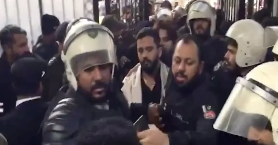 Interim Bail of Rajab Butt, Nadeem Naniwala Extended in Gambling App Case