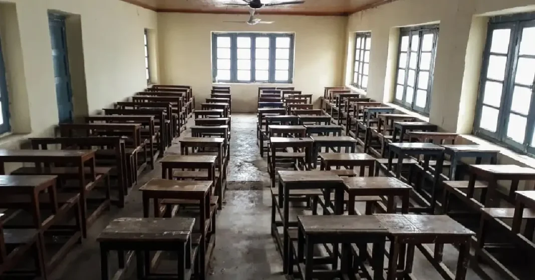 schools-in-lahore-parts-of-pakistan-closed-until-march-31-amid-fuel-crisis